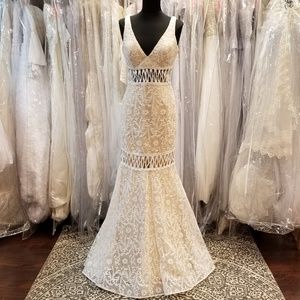 Ivory Lace Bohemian Bridal Dress